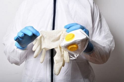 I ricercatori, gli studiosi concordano sulle direttive di cautela ai fini di fermare il contagio di Covid-19: altrimenti diventerà ingestibile sconfiggerlo