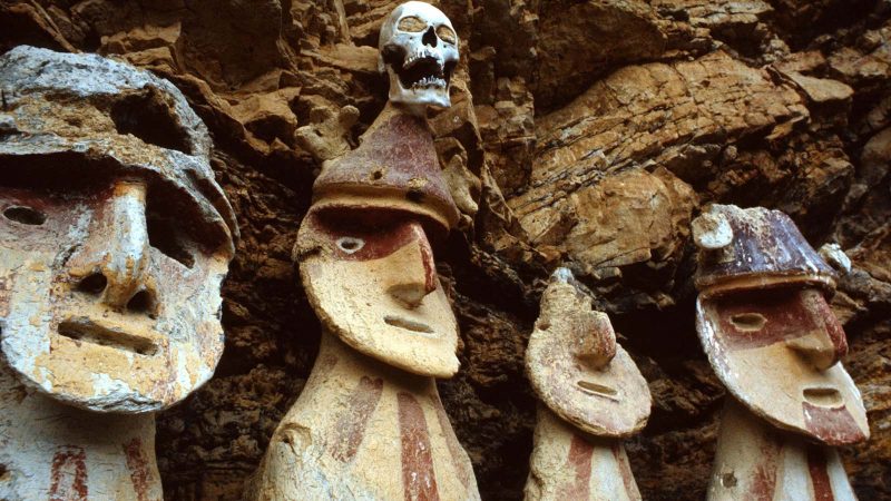 Nella sommità della zona Andina-Amazonica, si celano misteriosi sguardi dei Carajìa o “Karajia”